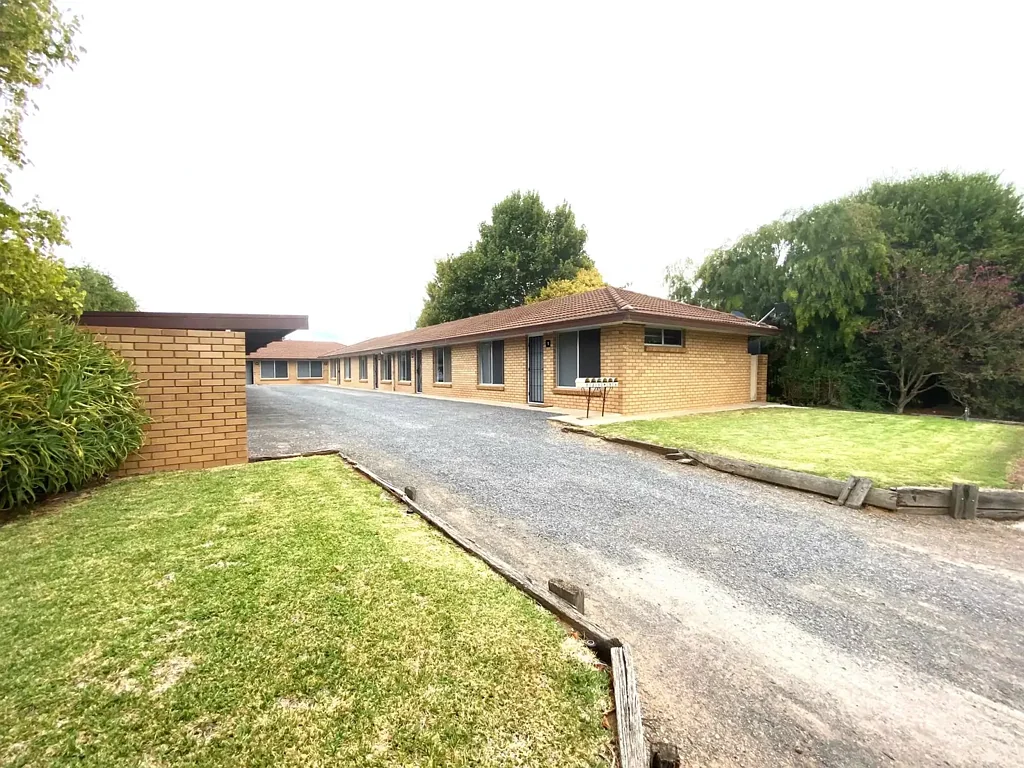 Fully Renovated One Bedroom Flat