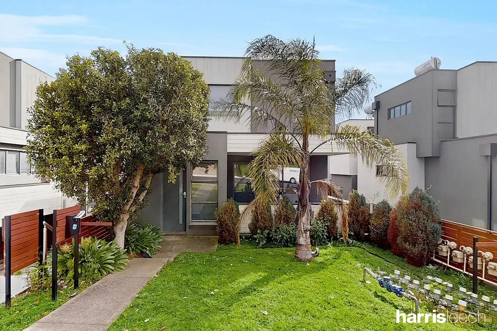 Pascoe Vale 3房  Versatile Townhouse Living with Stand-Alone Appeal