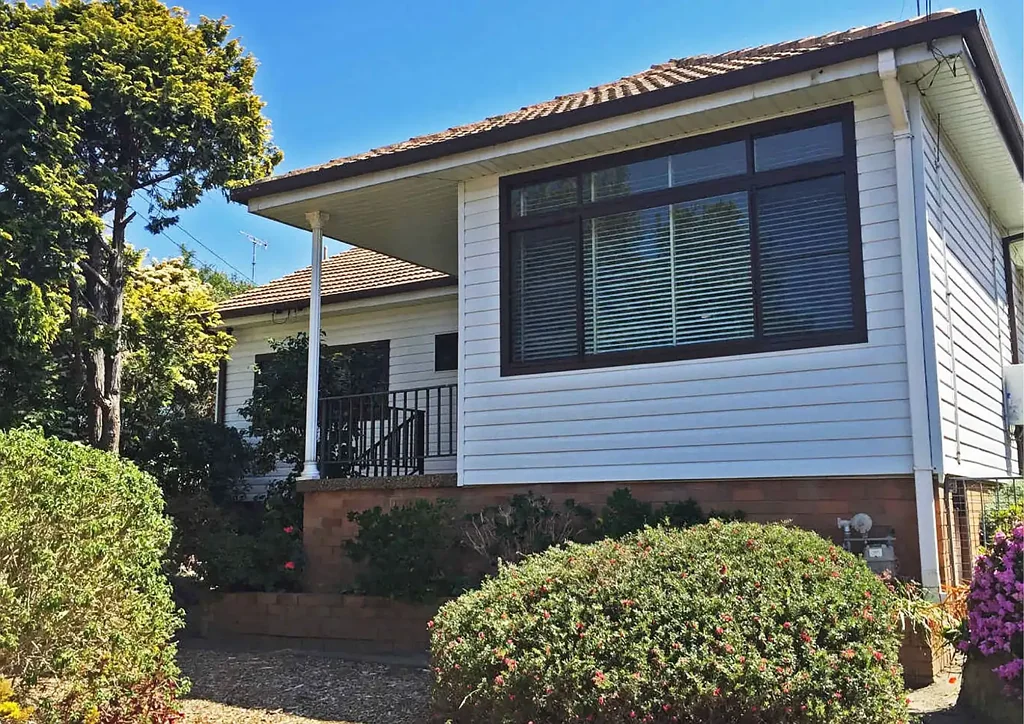 SPACIOUS FAMILY HOME WITH FLEXIBLE LIVING OPTIONS IN CONVENIENT LOCATION