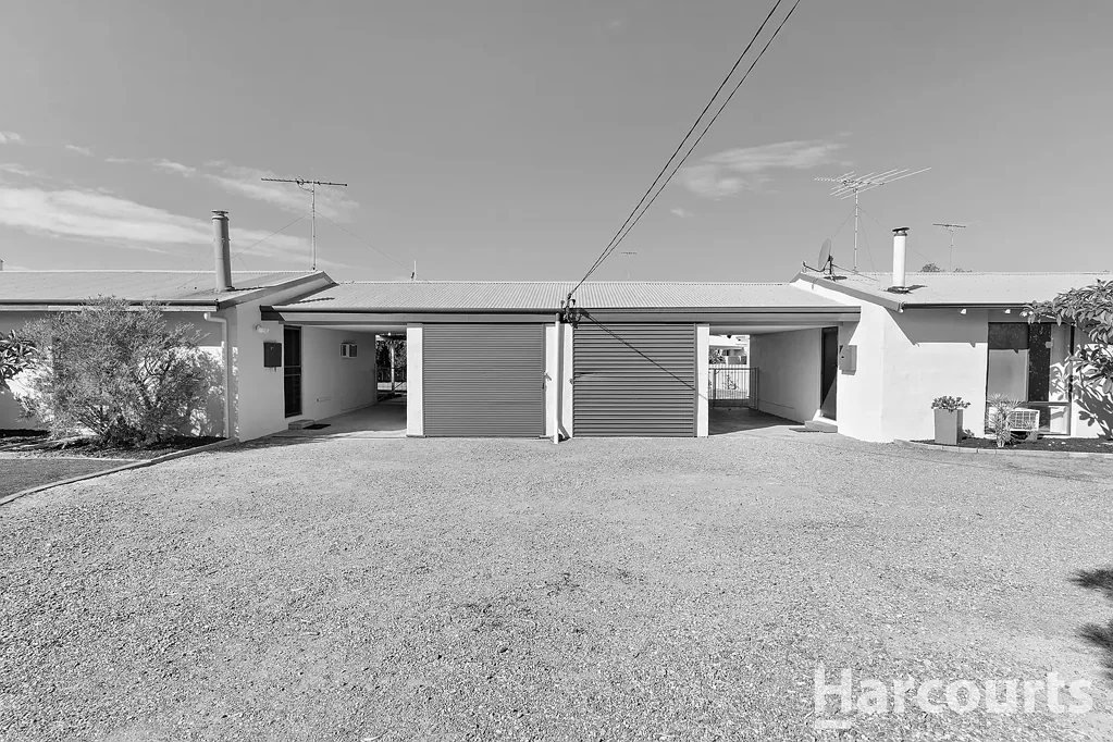 Falcon 3房  Under Offer by HARCOURTS Mandurah - Michael & Christine Goodwin