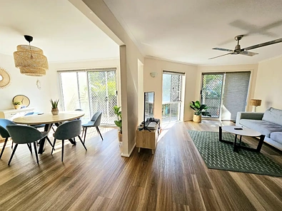 4/40 Government Road, Labrador, QLD 4215, 4 slaapkamers, 1 badkamers, Townhouse
