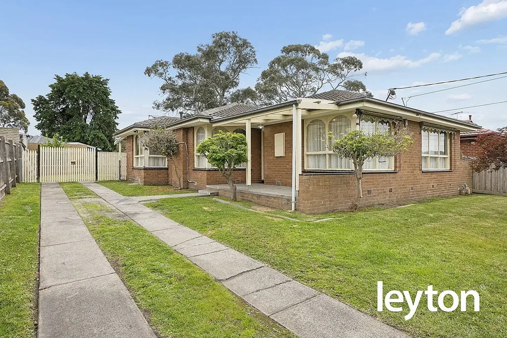 Springvale South 3Zimmer Classic Triple-Fronted Family Home with North-Facing Rear Garden
