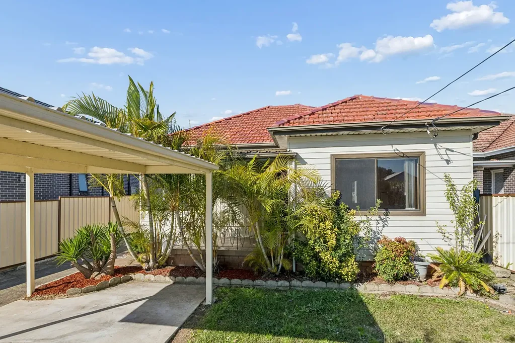 Punchbowl 7 Slaapkamer Dual Living In The Heart Of Punchbowl - Walking Distance To All Amenities