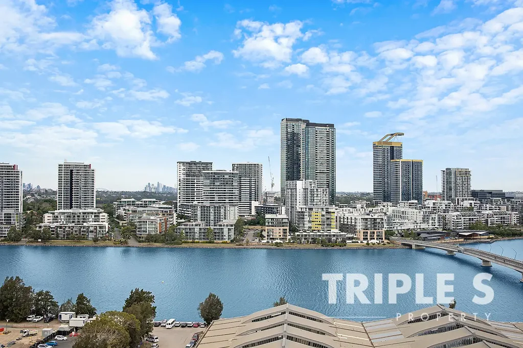 Wentworth Point 2房 悉尼天际水景 东北朝向阳光房 全屋木地板 ILVE燃气厨房 邻近Marina Square Sweeping Waterview & Cityscape | Massive Entertainment Sunroom & Extra Study  | Marina Square Waterfront Living