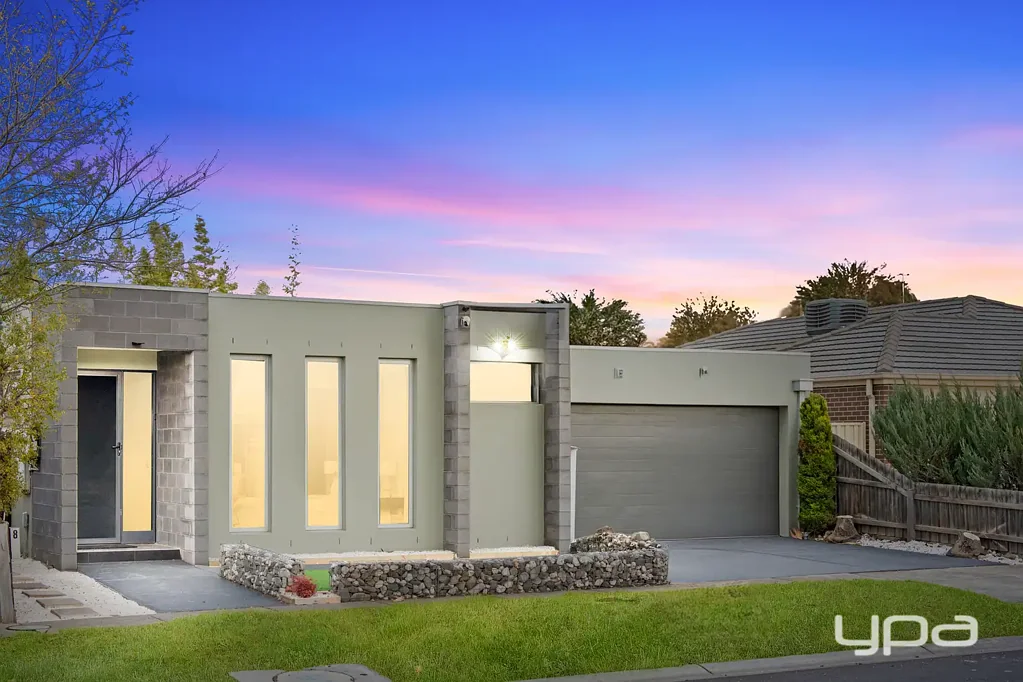 8 Beacon Avenue, Point Cook, VIC 3030