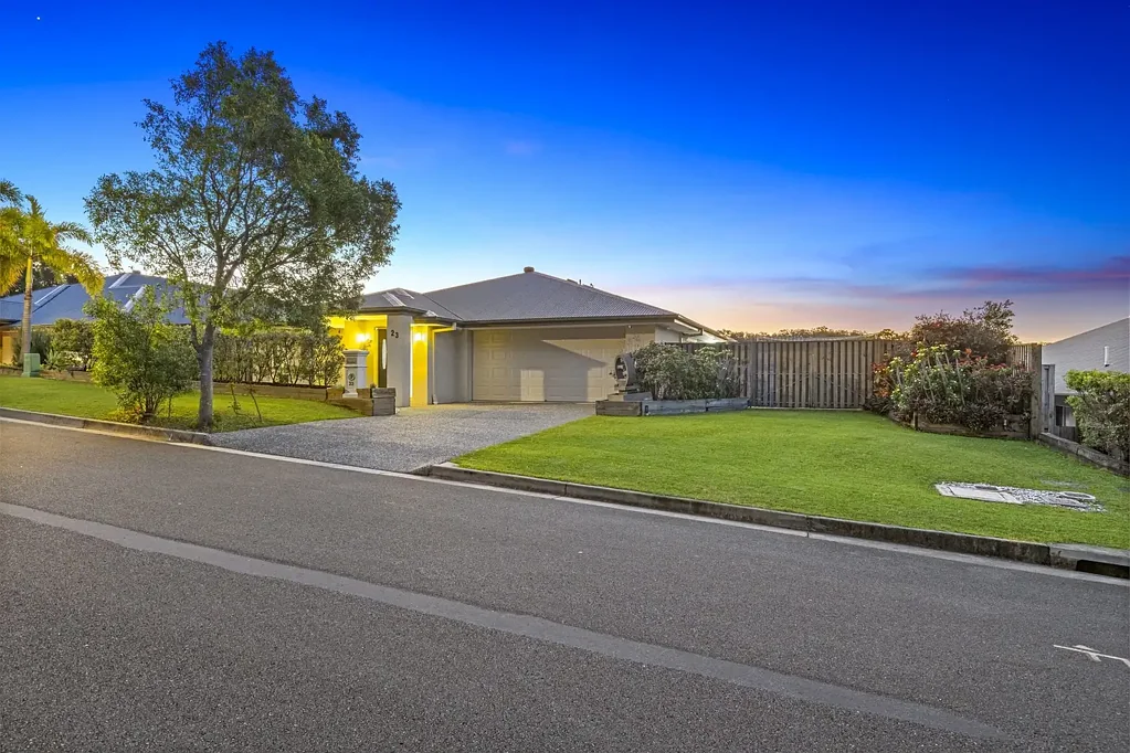 Upper Coomera 4कमरा Elevated Family Home Showcasing Stunning Sunset Views With Room For A Pool