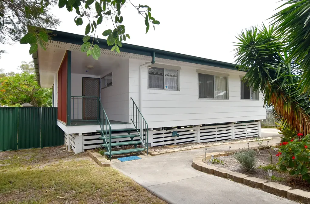 MIGHTY TIDY HOME - READY FOR MOVE IN!
