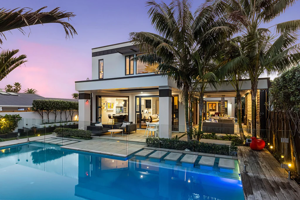 Orewa 4房  A masterpiece of beachside living