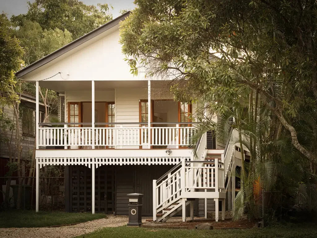 33 Essex Road, Indooroopilly, QLD 4068