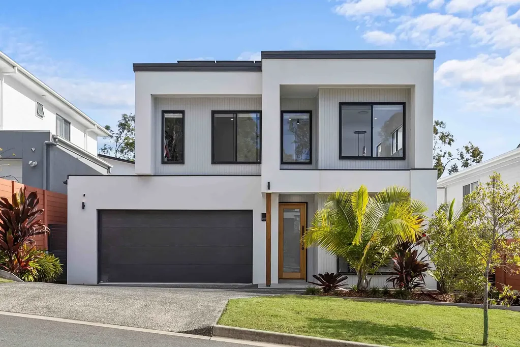 Arundel 5 Bedroom LOW MAINTENANCE LUXURY LIVING
