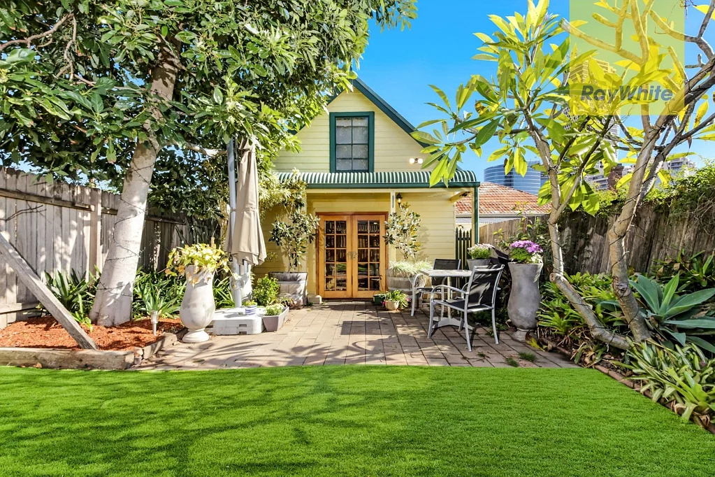 Harris Park 2 Bedroom CHARMING COTTAGE IN CITY FRINGE LOCATION