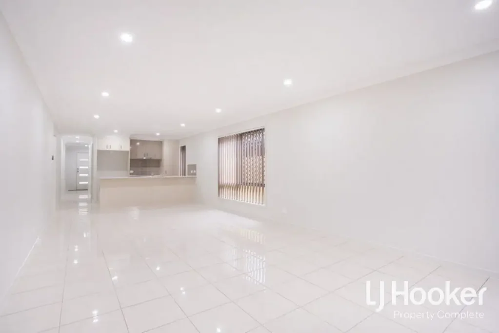 Modern 3 Bedroom Home Offering Family Lifestyle!