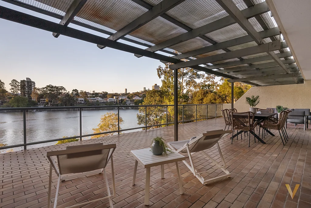 2/164 Macquarie Street, St Lucia, QLD 4067