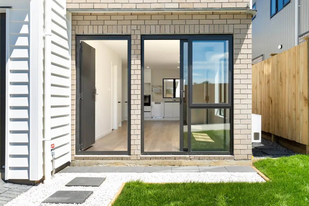 Papatoetoe 5房  Stunning New Home - 10 Year Master Build Guara...