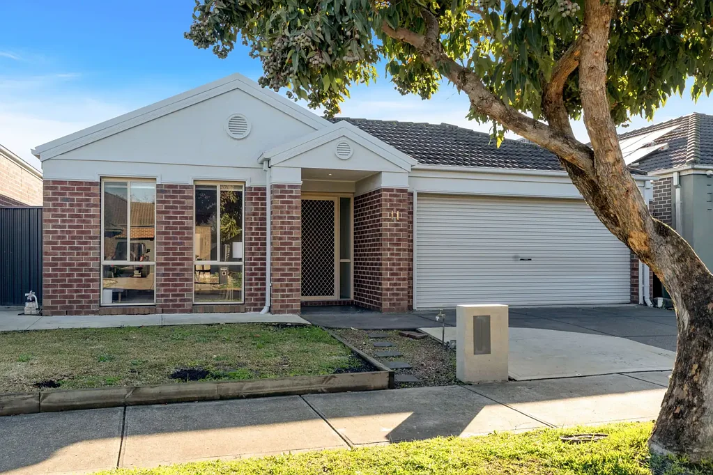 11 Millstream Pass, Craigieburn, VIC 3064