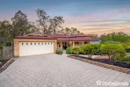 18 Massey Turn, Mundaring