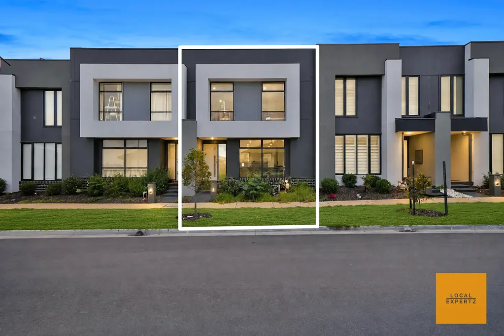 Fraser Rise 3 Bedroom Perfect First Home or Investment, Walk to Aquatic Centre!