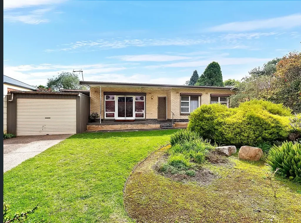 Spacious Family Home in a Peaceful Redwood Park Location