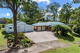 7 Hillview Drive, Yarravel