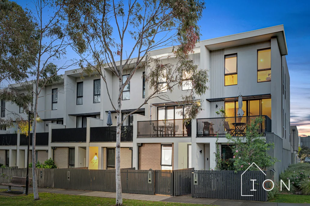 44 Central Park Walk, Cheltenham, VIC 3192