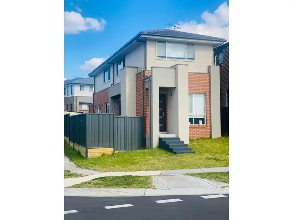 Modern Family Home For Lease