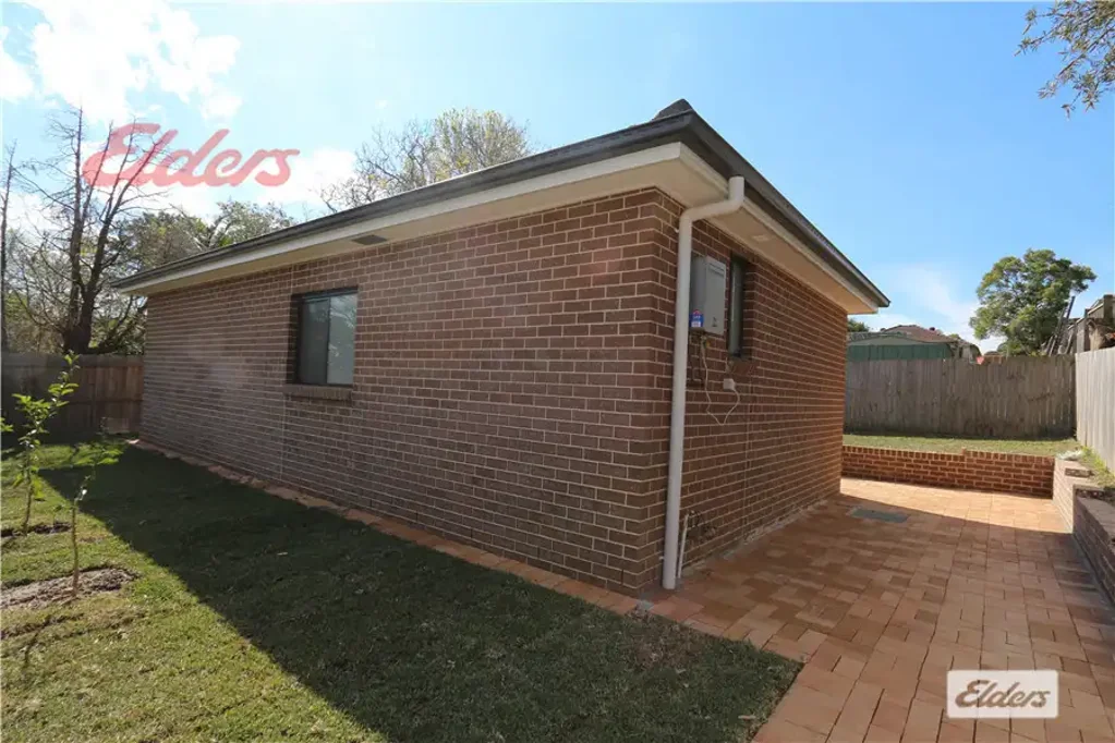 Near New 2 Bedroom Granny Flat