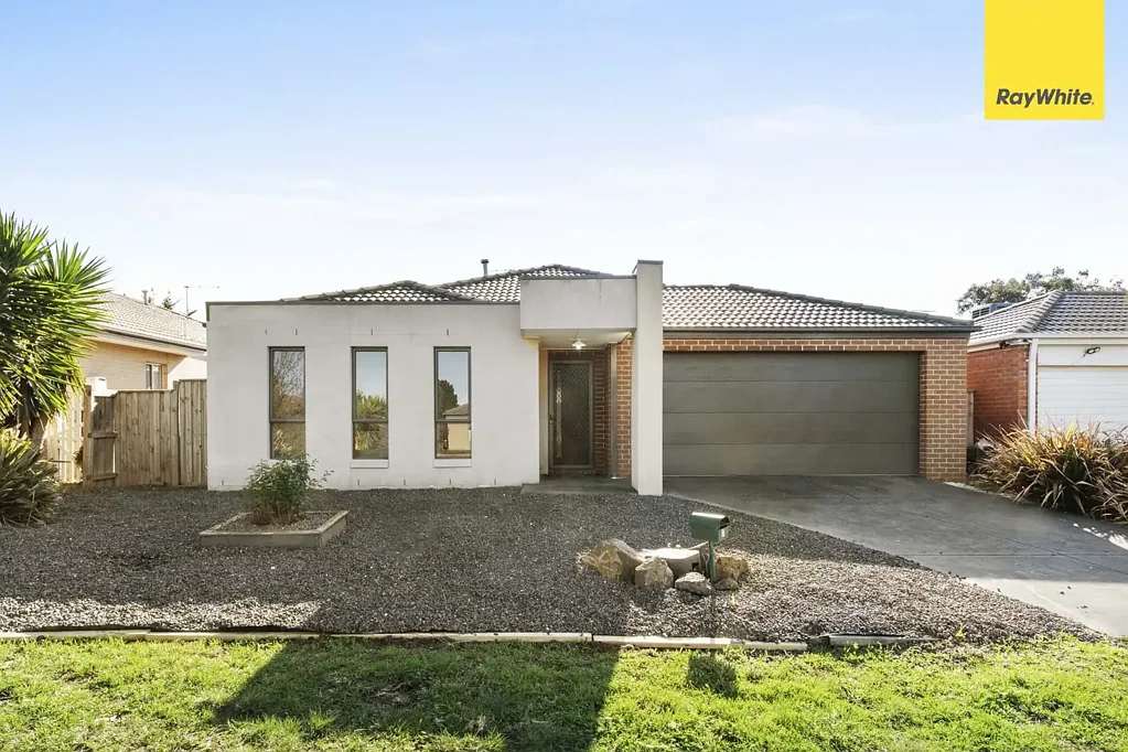 Spacious Family Home in a Quiet Brookfield Court