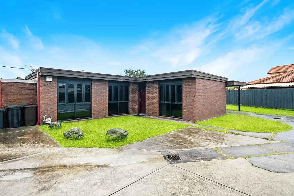 Perfect Location - Spacious, Low-Maintenance Living!