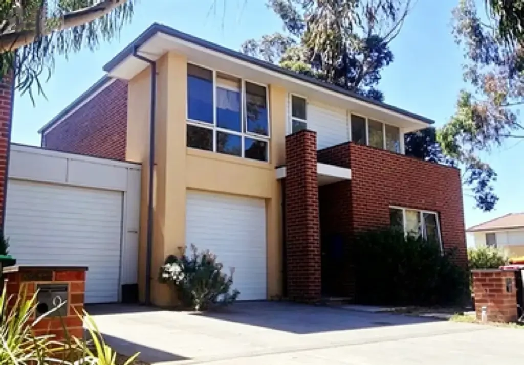 Spacious 3-Bed Townhouse in Heatherton