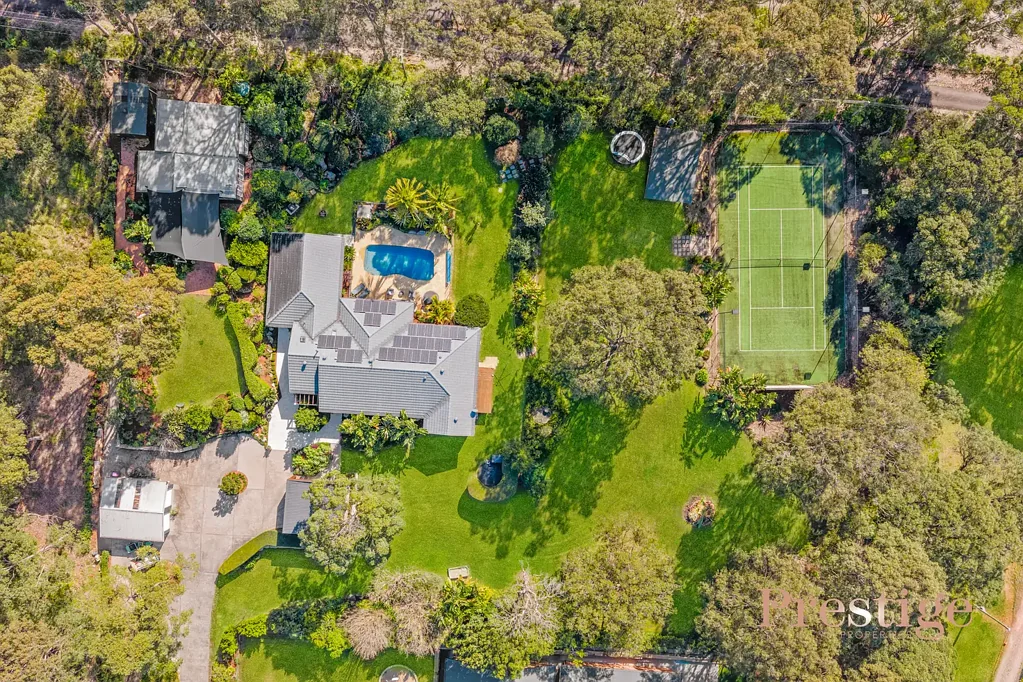 Wamberal 7ਬੈੱਡਰੂਮ A Private Acreage Retreat with Dual Living & Resort-Style Amenities