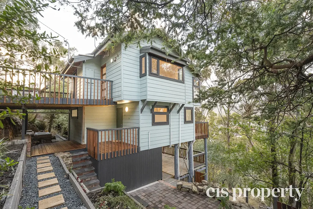 West Hobart 2房  Private, Reimagined and Perfectly Positioned Moments from the City