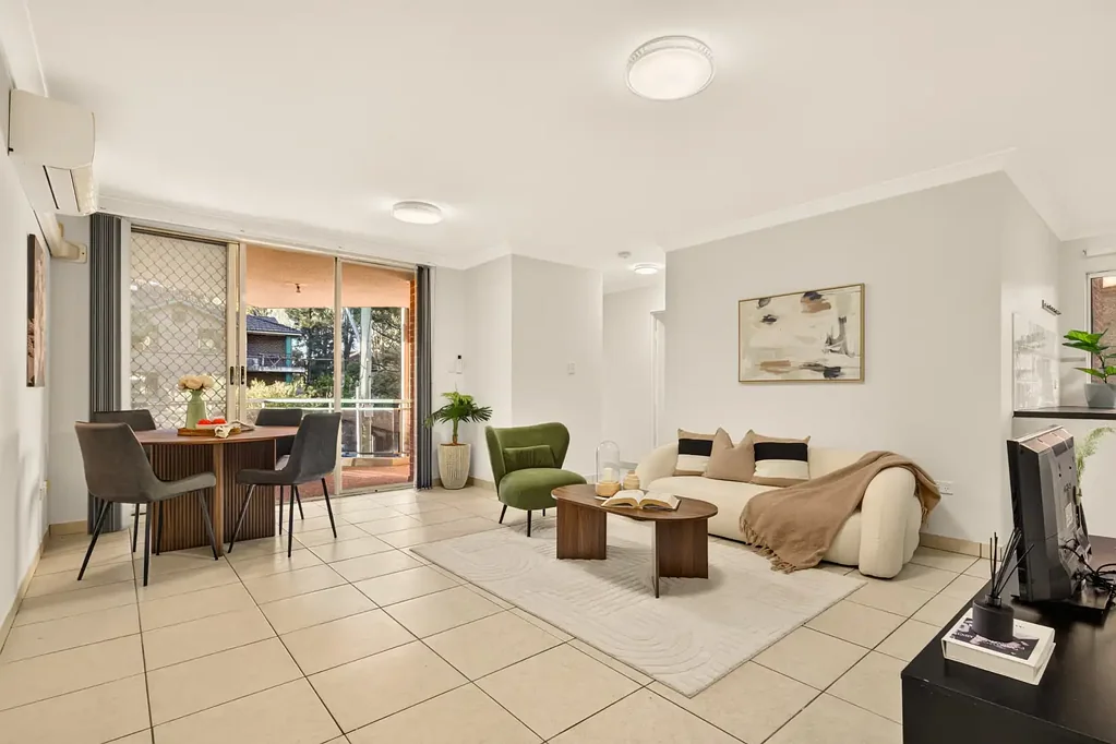 Wentworthville 2Kwarto FRESHLY PAINTED APARTMENT JUST 130M TO WENTWORTHVILLE PUBLIC SCHOOL