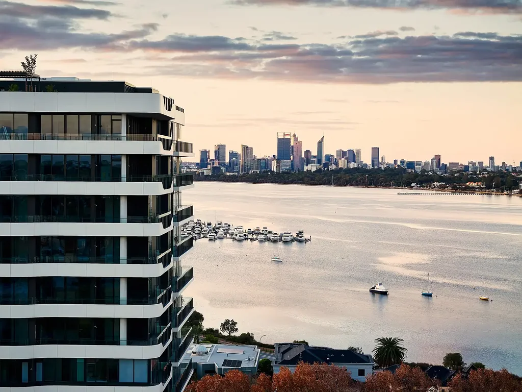 Applecross 3房  River View Three-Bedroom Over 55's Apartment