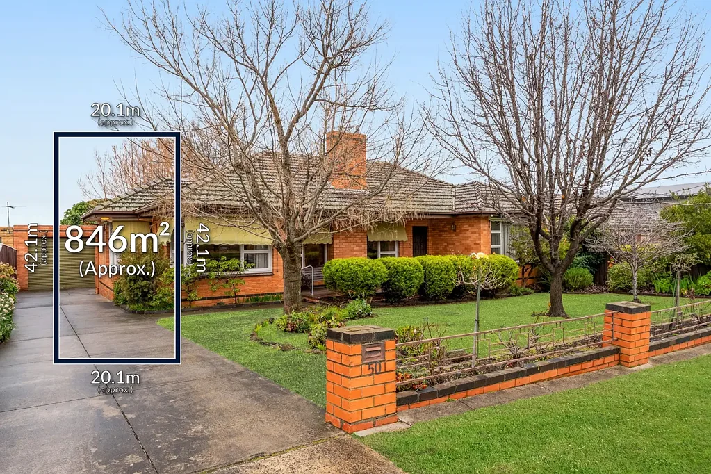 Niddrie 3Kwarto Exceptional Opportunity on a Prime 846m² Allotment