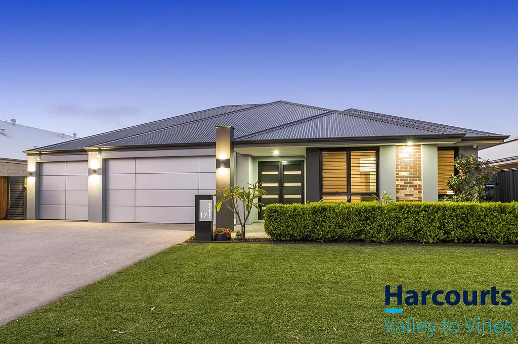 Landsdale 4Moenga Luxurious Landsdale Retreat With 5 Car Garage!