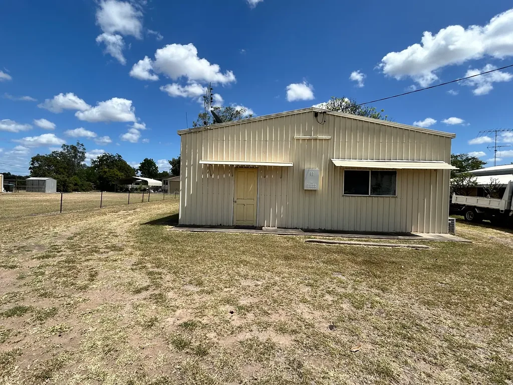 Baralaba 4部屋 Calling all Investors! 7.05% YIELD!!!!