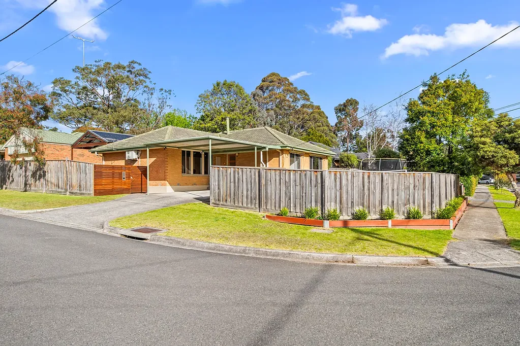Kilsyth 3 Bedroom Move-In Ready Family Home with Spacious Living
