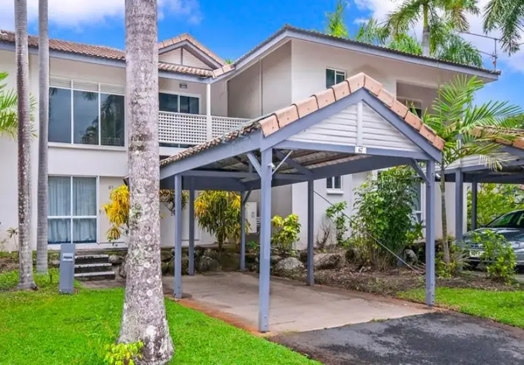 REEF RESORT FURNISHED TOWNHOUSE