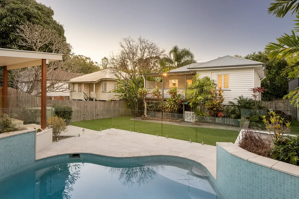 Bardon 3房  Leafy Bardon Living with Poolside Entertaining