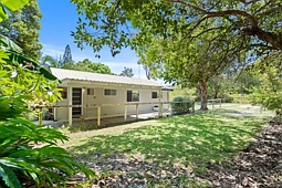 3/36 George Nothling Drive, Point Lookout