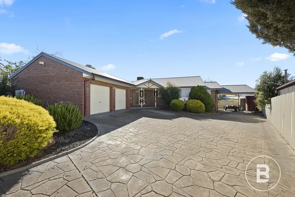 Maryborough 3ਬੈੱਡਰੂਮ PRIVATE FAMILY OASIS IN A SOUGHT-AFTER MARYBOROUGH COURT