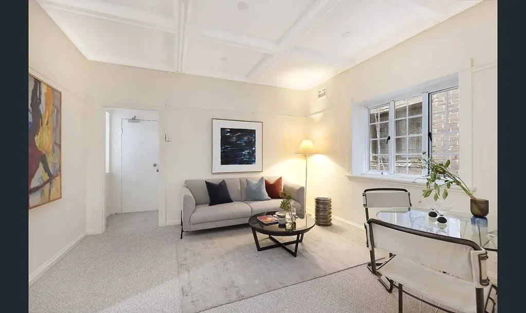 Spacious Two-Bedroom Apartment in a Boutique Macleay Street Building