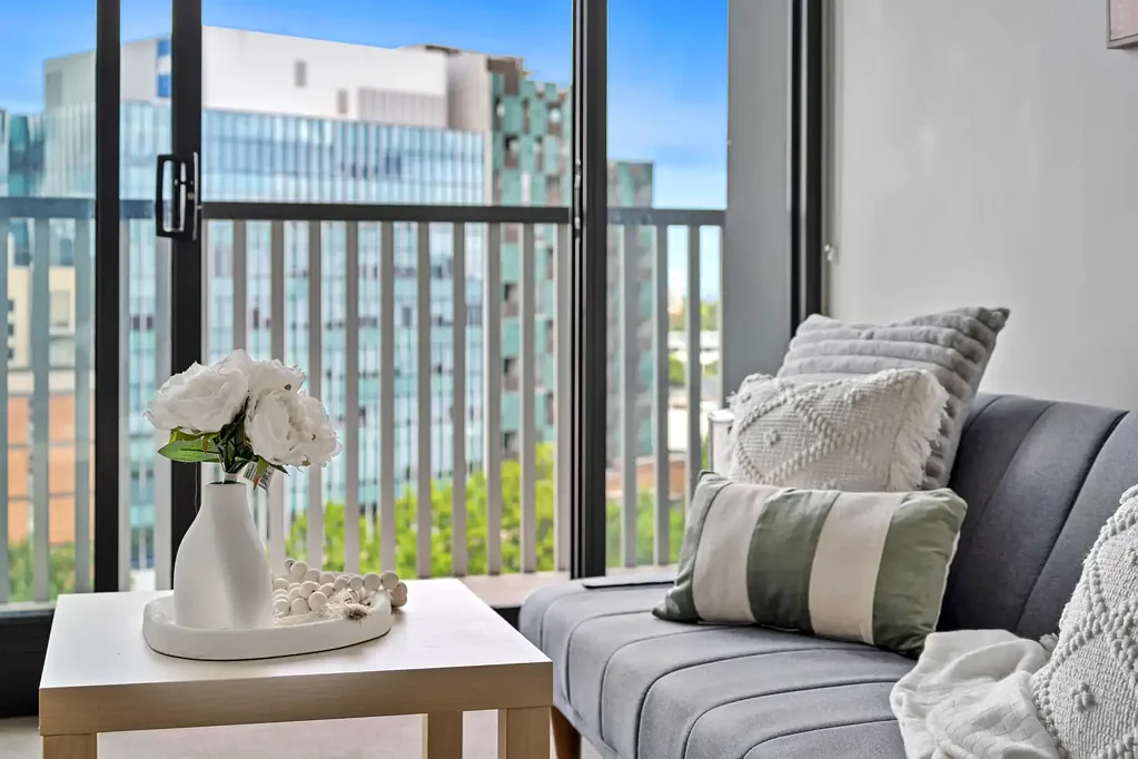 Modern 2 Bedroom Apartment Opposite Queen Victoria Market – FULLY Furnished with Washing Machine!