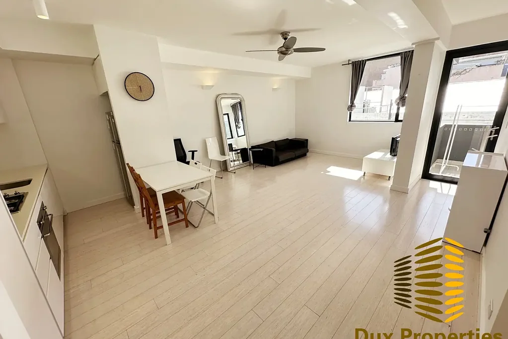 Furnished North-Facing One Bedroom Apartment