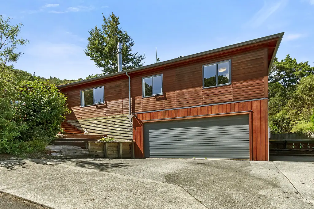 6 Lowry Heights, Stokes Valley, Lower Hutt, Wellington