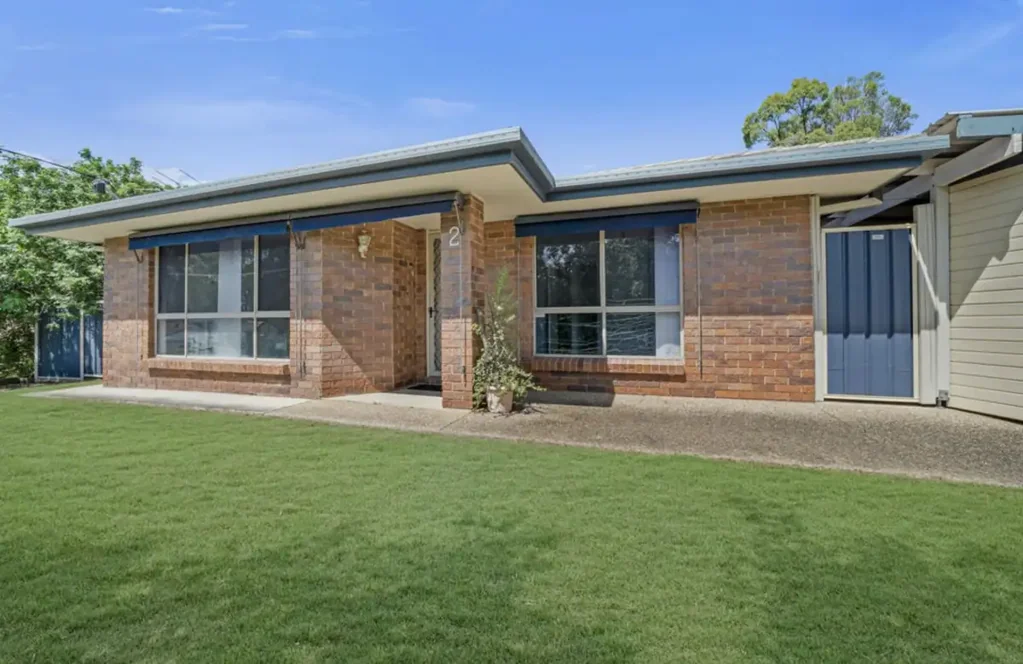 Beenleigh 3Zimmer Quiet Cul-de-Sac Living on a Spacious 656sqm Corner Block