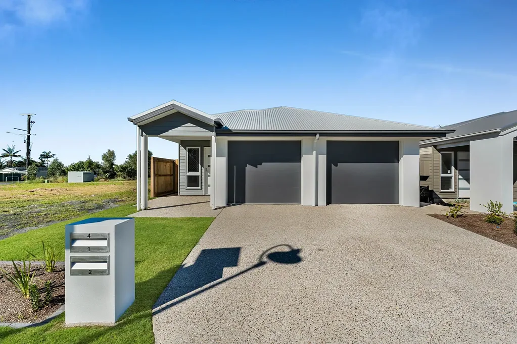 THREE BEDROOM DUPLEX