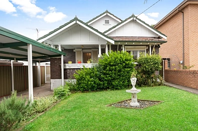 Burwood 3Habitaciones Conveniently Located Full-Brick Family Home on a 600sqm Block
