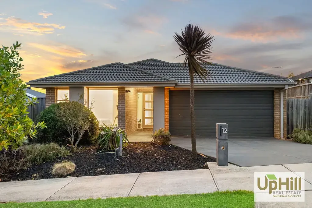 Spacious 4 Bed Family Living in the Sought-After Waterford Rise Estate