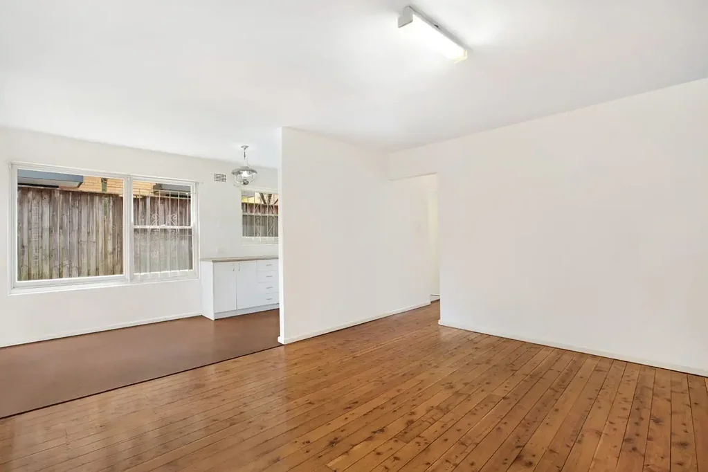 Spacious Two-Bedroom Apartment with Floorboards & Parking